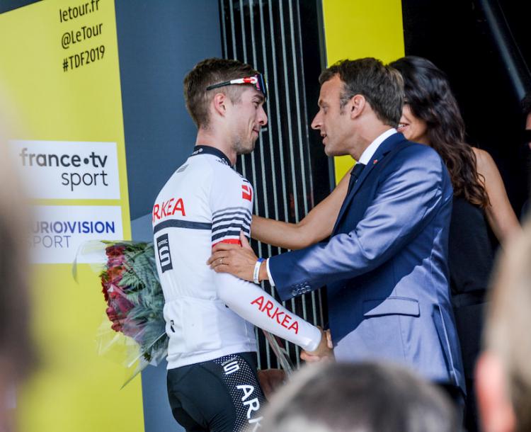 Elie Gesbert félicité par Emmanuel Macron Tour de France 2019